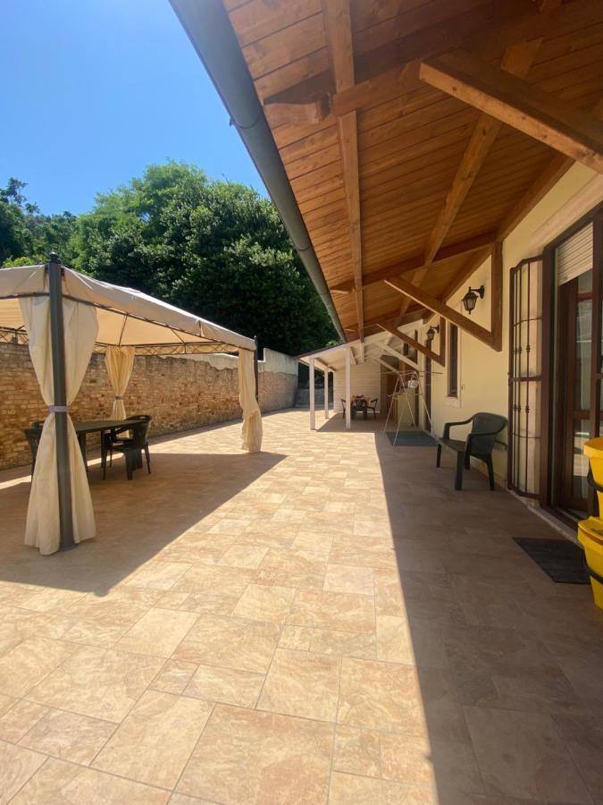 Caserma Guelfa - Casa Vacanza Chiarina Сан Бенедето дел Тронто Екстериор снимка