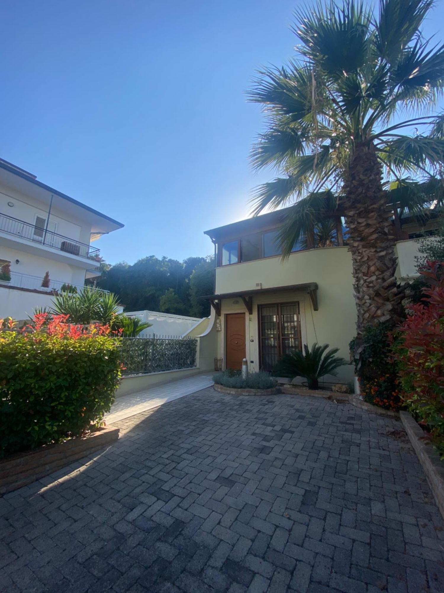 Caserma Guelfa - Casa Vacanza Chiarina Сан Бенедето дел Тронто Екстериор снимка