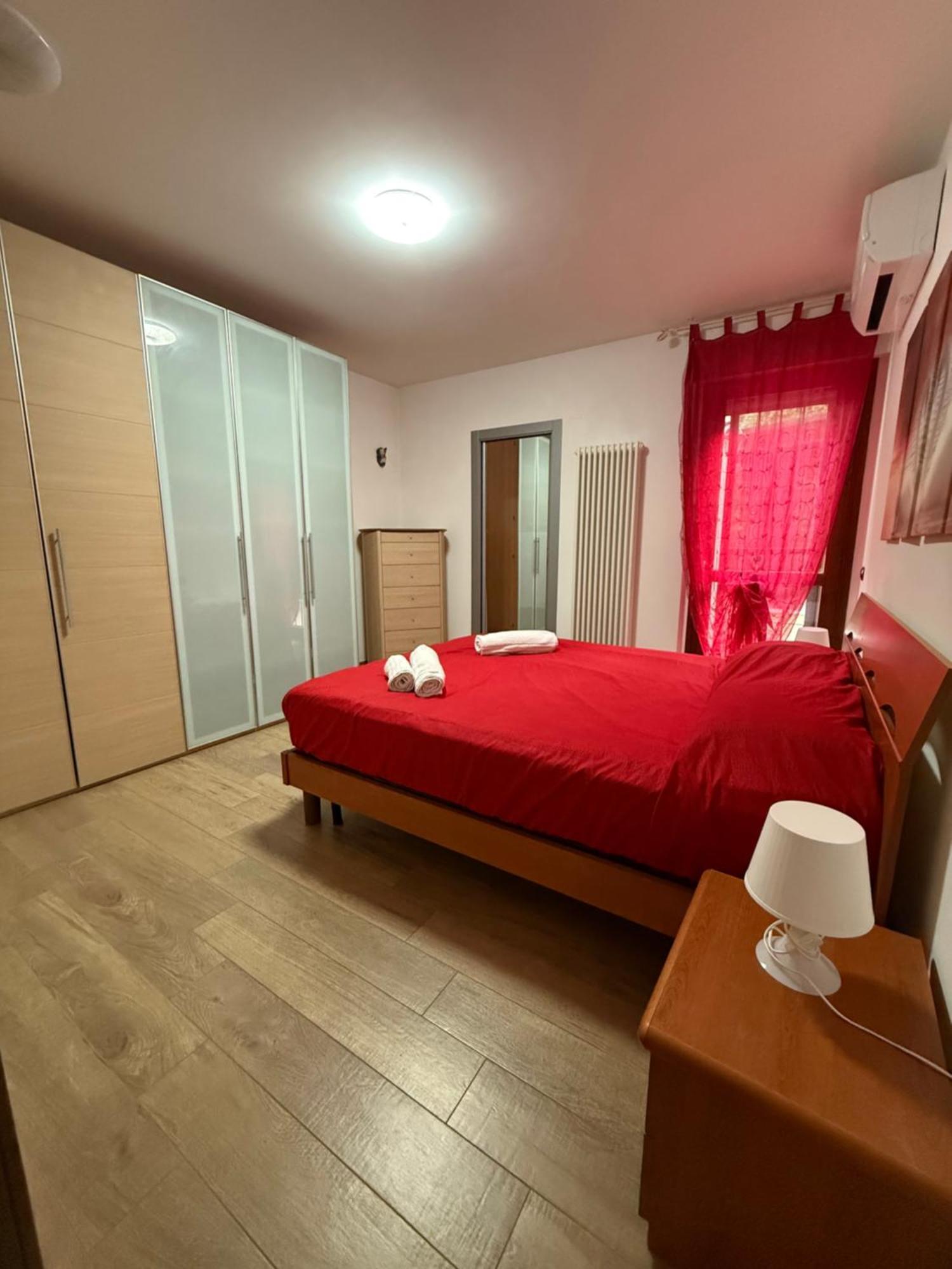 Caserma Guelfa - Casa Vacanza Chiarina Сан Бенедето дел Тронто Екстериор снимка